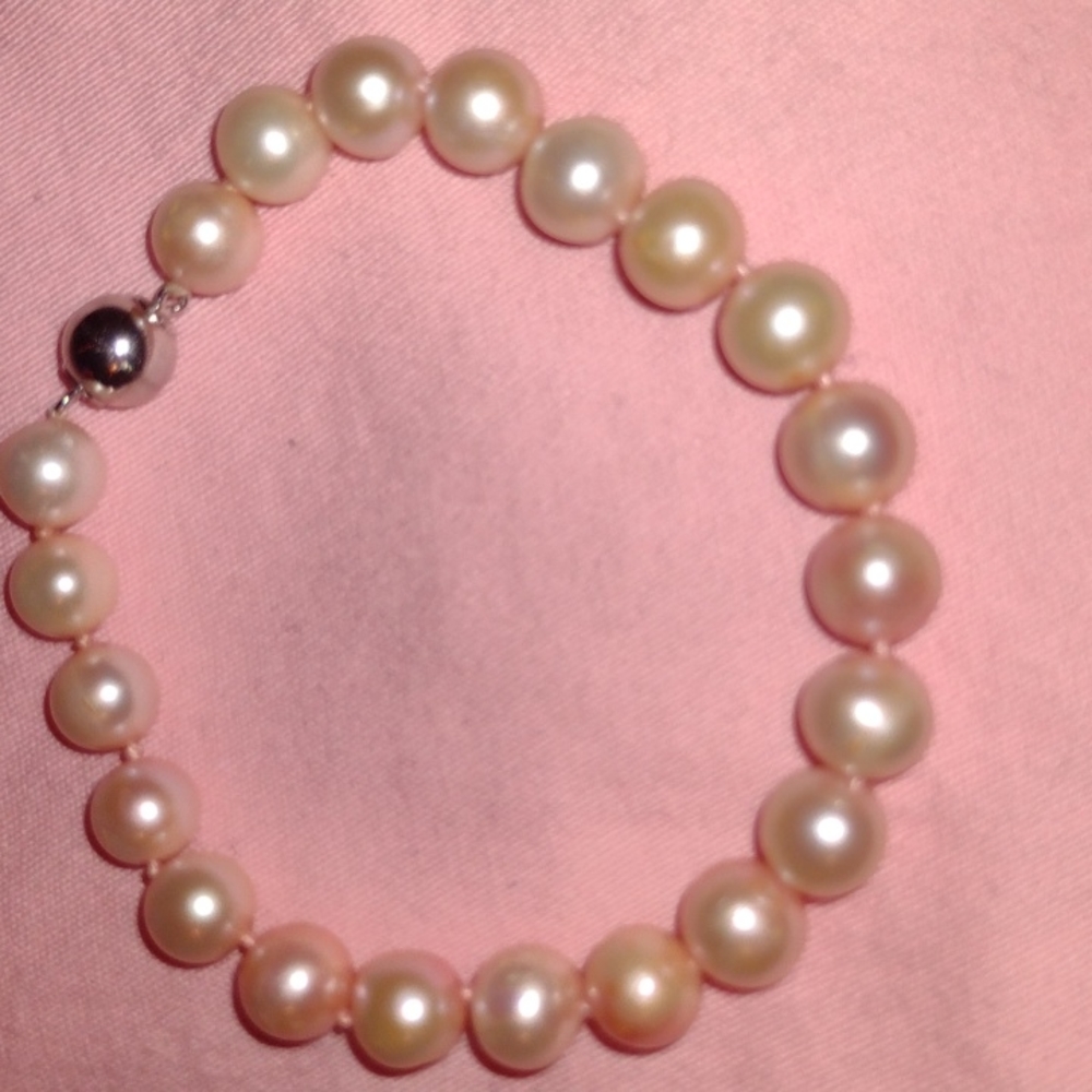 Pink pearl bracelet with silver bead - Picture 2 of 3